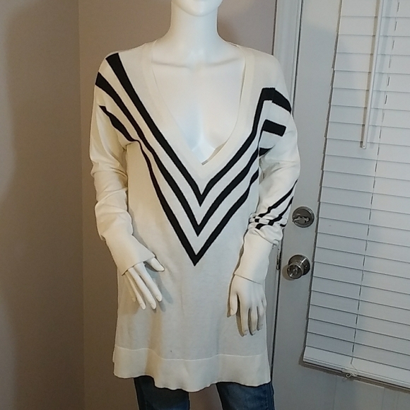Halogen Cream & Black Striped Knit Long Sleeves Deep V Neck Women's Sweater Sz M - Picture 4 of 12